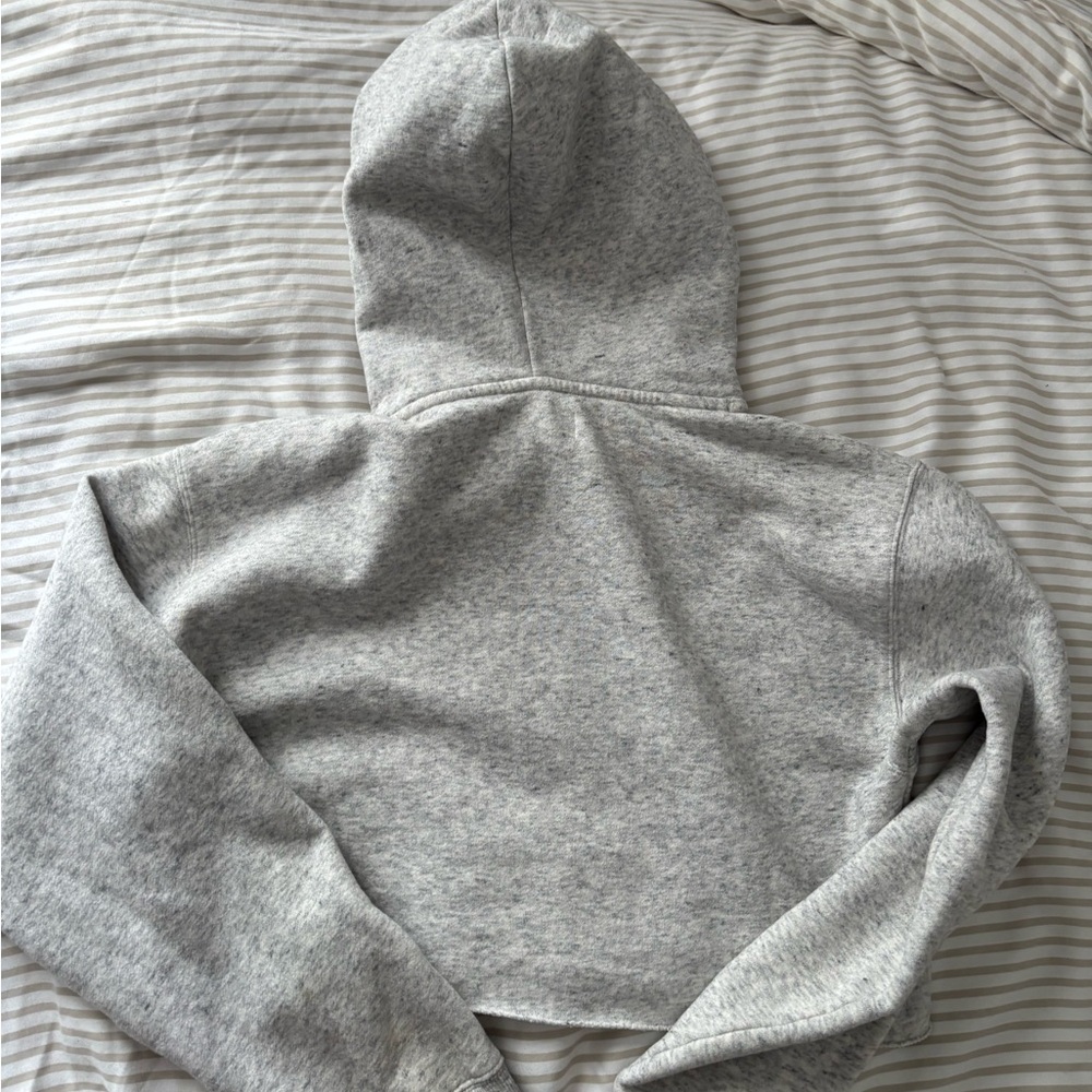 Aritzia TNA Cropped Hoodie - Picture 5 of 5